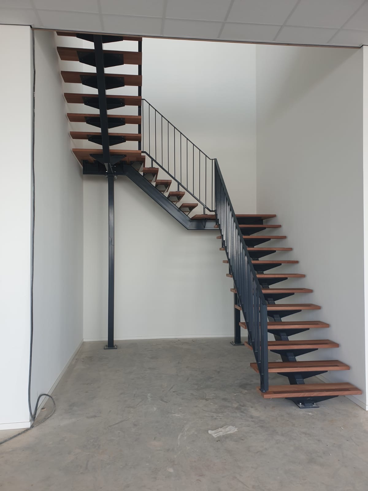 Stalen trappen op maat - Volders