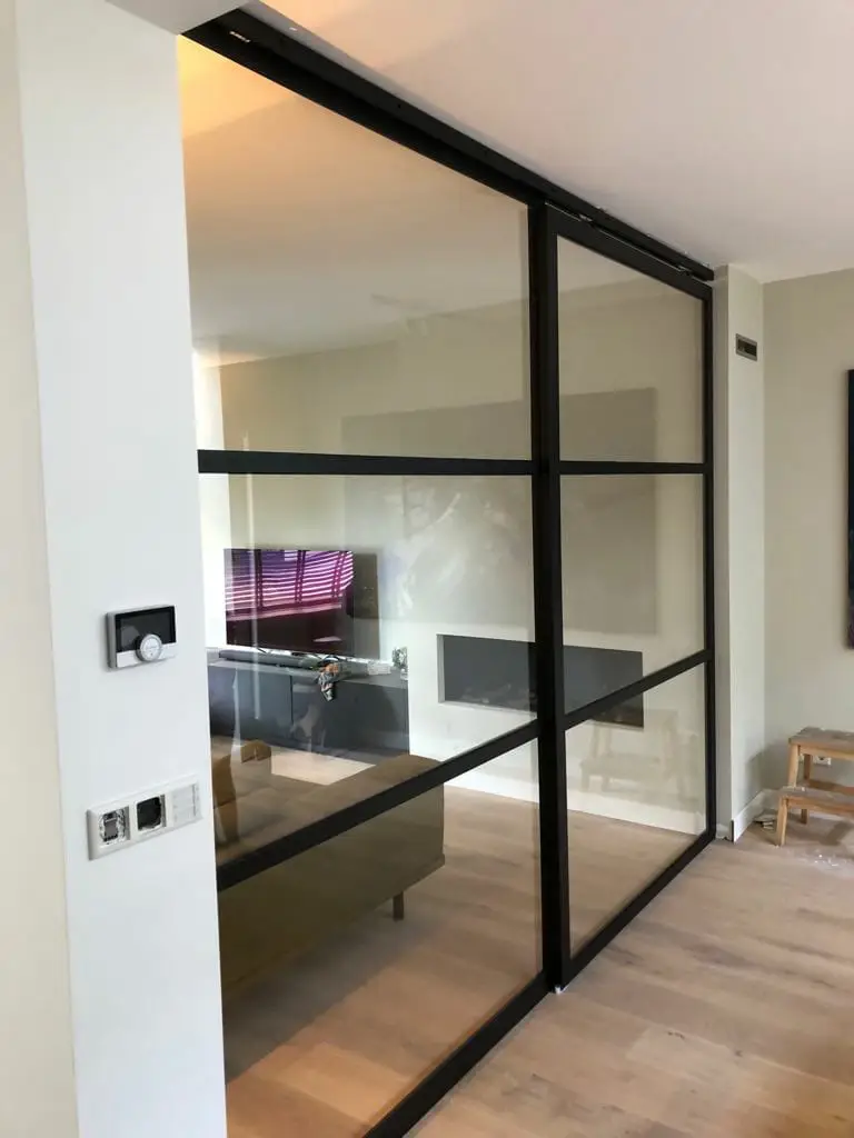 Stalen deuren met glas op maat