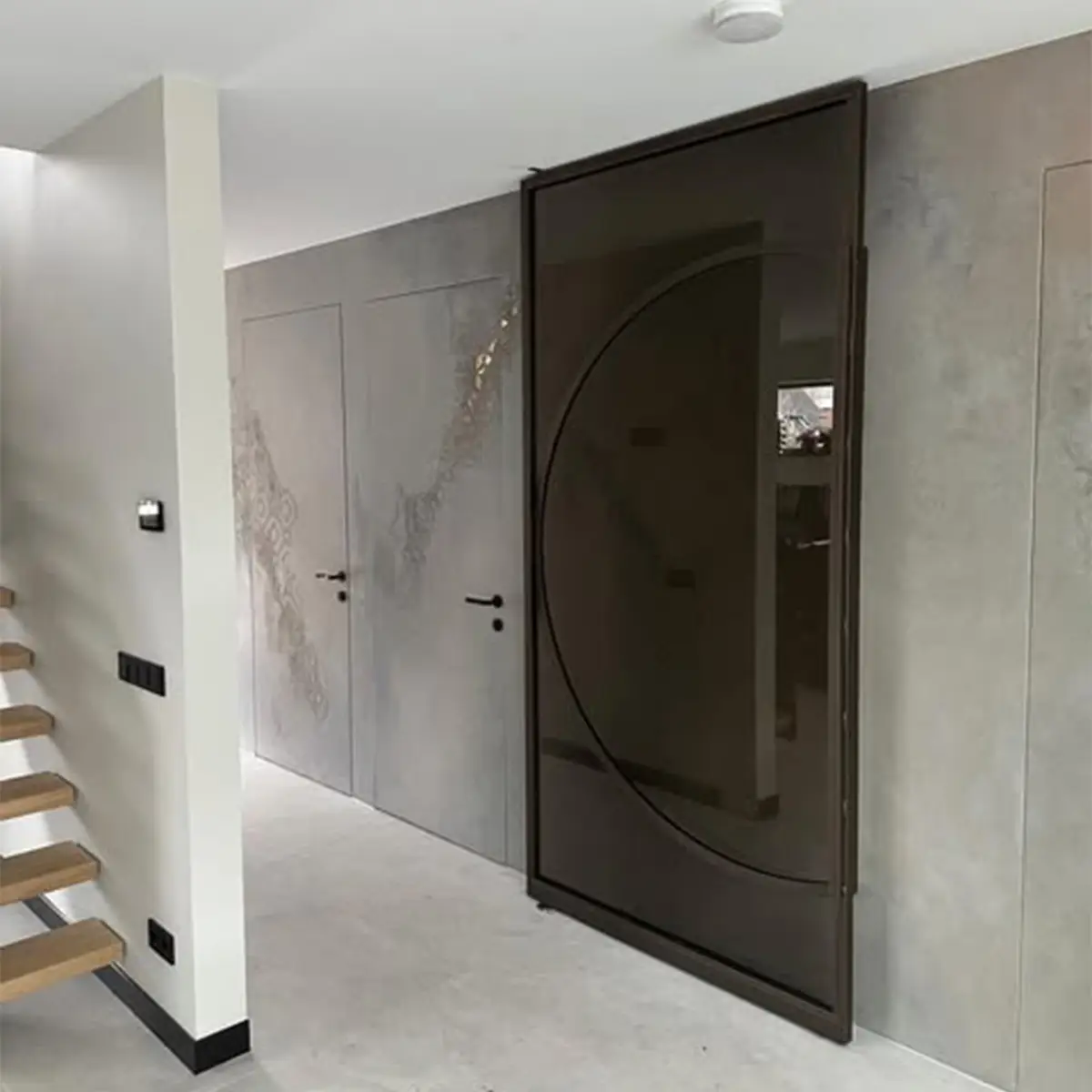 Ambachtelijke stalen deur met rookglas